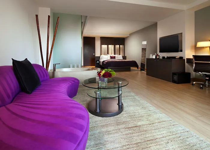 Hotel W