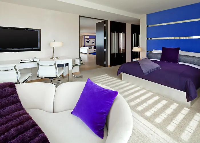 Hotel W 4*