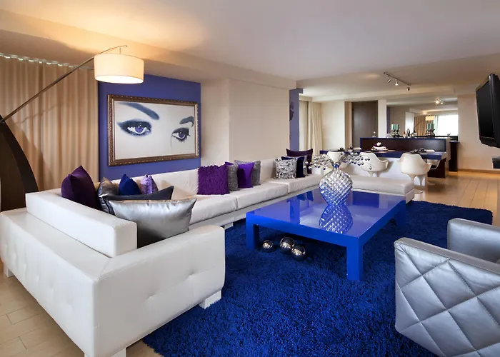 Hotel W 4*